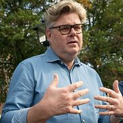 Gunnar Strömmer (i mitten) tillsammans med MUF-ordförande Douglas Thor och Christofer Fjellner, oppositionsborgarråd för Moderaterna i Stockholms stad