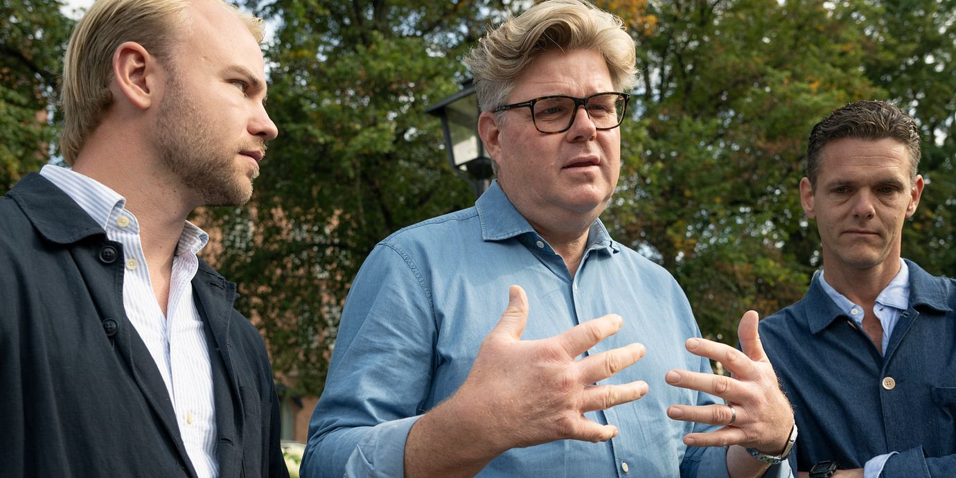 Gunnar Strömmer (i mitten) tillsammans med MUF-ordförande Douglas Thor och Christofer Fjellner, oppositionsborgarråd för Moderaterna i Stockholms stad