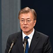 Sydkoreas nytillträdde president Moon Jae-in höll sitt första tal som president på onsdagsmorgonen svensk tid. 