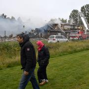 Delar av Örebro moské i stadsdelen Vivalla totalförstördes i en kraftig brand i natt.