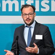 Aron Verständig.