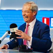 Nigel Farage besöker LBC:s studio på torsdagen.