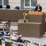 Arkivbild. EU-kommissionens dåvarande ordförande Jean-Claude Juncker talar i Flanderns regionparlament i Bryssel 2018.