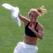 Brandi Chastain, 1999 / Chloe Kelly, 2022.