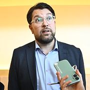 Sverigedemokraternas partiledare Jimmie Åkesson (SD). SD är det parti som drivit på för att permanenta uppehållstillstånd ska kunna dras tillbaka.