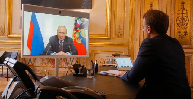 Macron och Putin vid ett tidigare samtal. Michel Euler / AP