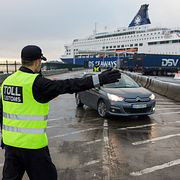 En bil kontrolleras i en gränskontroll i Oslo i november förra året.