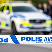 Flera polispatruller beordrades till platsen.