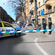 Polisen på plats på Birger Jarlsgatan.