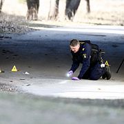 Polisen arbetar i Södertälje efter en dödsskjutning i Södertälje 2025.