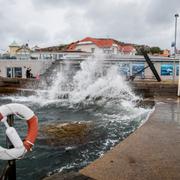 Stormen Floris kom med kraftiga vindar – här mot Lysekil på västkusten. 