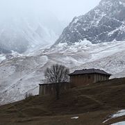 Byggnader i kinesiska Sichuan, ett av de områden där energiinfrastruktur föreslås grävas ned under marken.