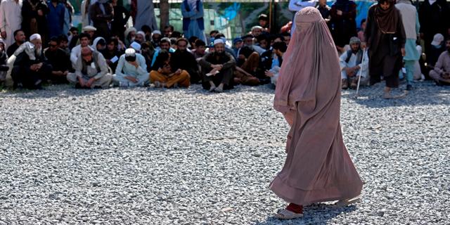 Afghansk kvinna i Kabul, 25 april. Ebrahim Noroozi / AP