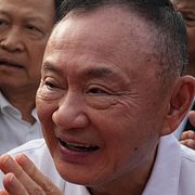 Thailands tidigare premiärminister Thaksin Shinawatra när han frigavs villkorligt den 11 maj.