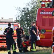 En skogsbrand rasar på Järvafältet norr om Stockholm.