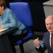 Angela Merkel och Olaf Scholz.