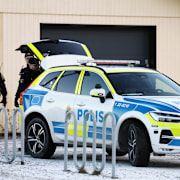 SAR (Search and rescue) bistår polisen med att söka efter kvinnan i Salem, Rönninge i södra Stockholm. 