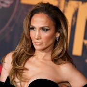 Jennifer Lopez på premiären av sin film "This Is Me... Now: A Love Story". 