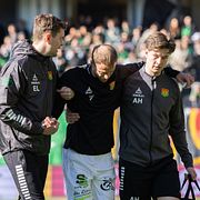 Gustav Lundgren leds av planen.