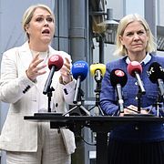 Socialdemokraternas partiledare Magdalena Andersson och Lena Hallengren.