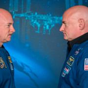 Scott och Mark Kelly.