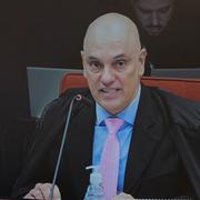 Livesändning av rättegången, där Alexandre de Moraes talar. 