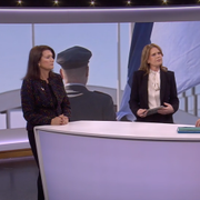 Ann Linde och Carl Bildt i Aktuell-studion. 