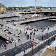  Vy mot Vattentorget och Gamla Stan från på Slussen i Stockholm.