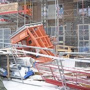 Bild från platsen där hissen kraschade ner i marken, 2023.