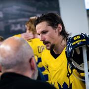 Erik Karlsson efter segern mot Finland. 