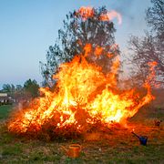 Valborgsmässoeld vid Österåker församlingshem, Södermanland.