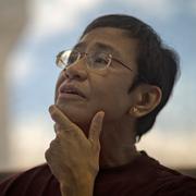Maria Ressa intervjuas av Omni på redaktionen i Pasig i Manilas storstadsområde.