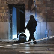 Polisen efter händelsen på Östermalm respektive Vasastan.