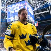 Erik Karlsson efter matchen. 