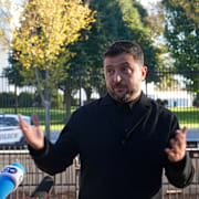 Arkivbild på Ukrainas president Volodymyr Zelenskyj utanför Vita huset. 