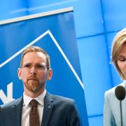 Kristdemokraternas ekonomiske talesperson Jakob Forssmed och partiledare Ebba Busch Thor. Partiet har reserverat sig mot riksdagens beslut om Kuba.