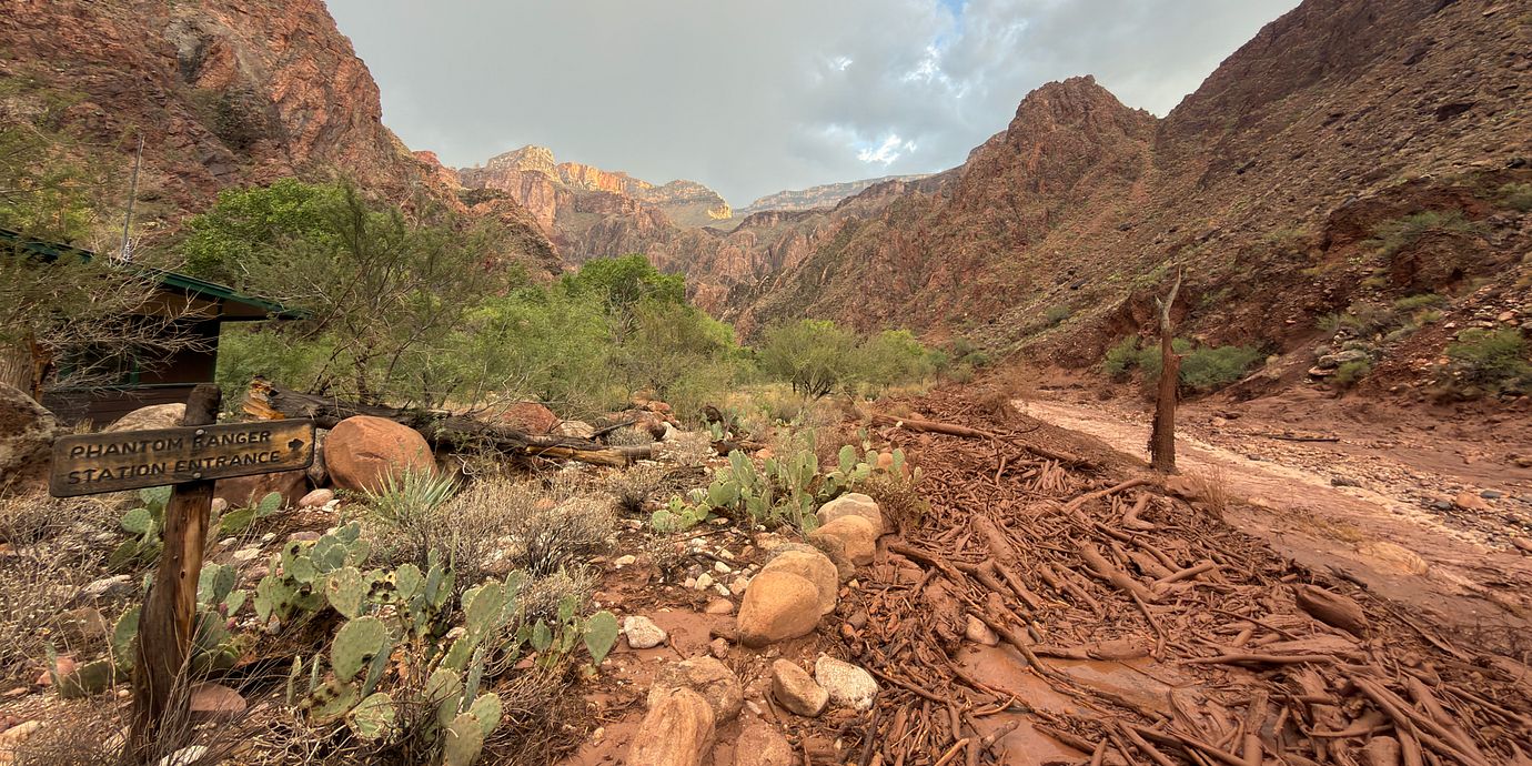 Bright Angel Creek vid  Grand Canyon.