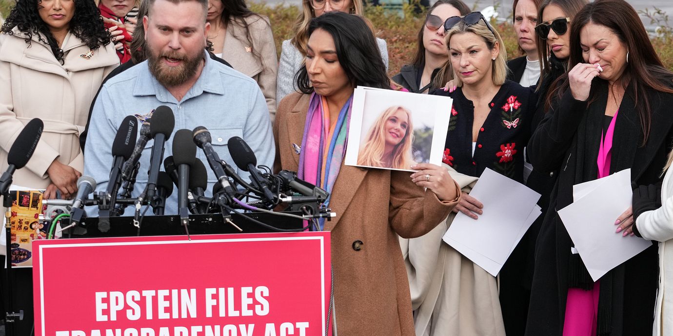Sky Roberts säger att familjen lovade att fortsätta Virginia Giuffres kamp för att avslöja sanningen om Epstein.