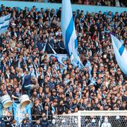 Arkivbild. Supportrar på Malmös läktare.