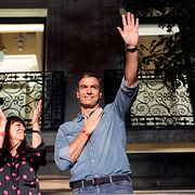 Pedro Sánchez under talet till sina väljare på valnatten.  Emilio Morenatti / AP