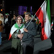 Demonstration till stöd för regimen, arkivbild från Teheran 11 april.