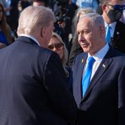 Israels premiärminister Benjamin Netanyahu träffar USA:s president Donald Trump.