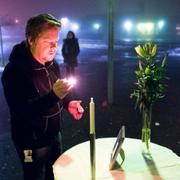 Ljus tänds utanför Göineskolan i Broby