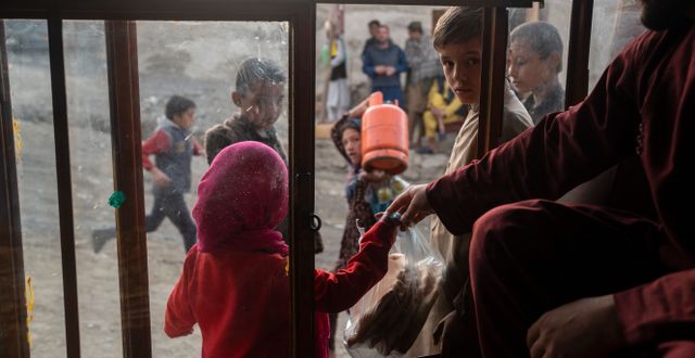 Arkivbild, barn i Kabul.  Petros Giannakouris / AP