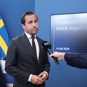 Bistånds- och utrikeshandelsminister Benjamin Dousa (M).