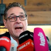 Heinz-Christan Strache på dagens pressträff.