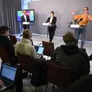 Per-Erik Ebbeståhl, hållbarhets- och trygghetsdirektör Malmö stad, Katrin Stjernfeldt Jammeh, kommunstyrelsens ordförande (S) i Malmö, och Karin Karlsson, projektledare Eurovision Malmö stad, vid torsdagens presskonferens i Stadshuset i Malmö inför Eurovision Song Contest.