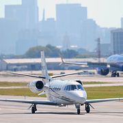 Ett privatflygplan på flygplatsen i Dallas.