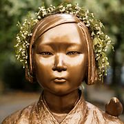 En staty till minne av ”tröstekvinnor” i Berlin, 2020.