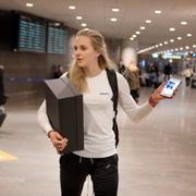 Stina Nilsson på Arlanda efter pallplatsen i Tour de Ski.